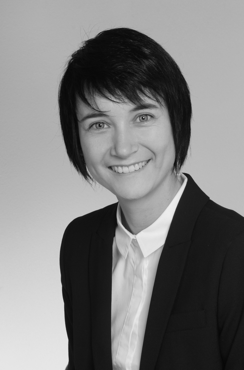 Sarah Buda - Formell